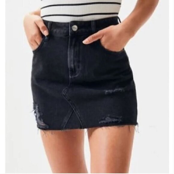 Pacsun Black Distressed Denim Mini Skirt Size 25 - Picture 1 of 8